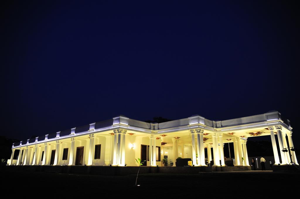 Onreech Hotel Seeduwa Dış mekan fotoğraf
