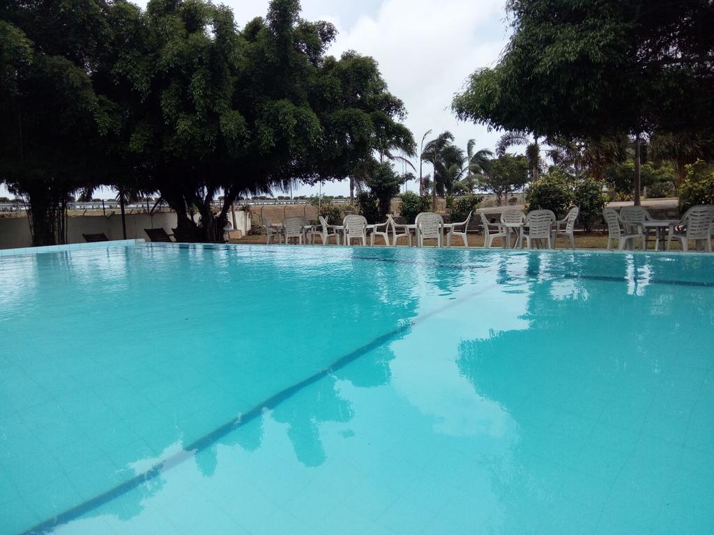 Onreech Hotel Seeduwa Dış mekan fotoğraf