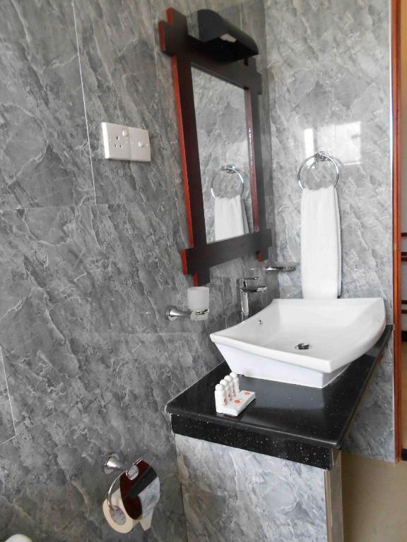 Onreech Hotel Seeduwa Dış mekan fotoğraf